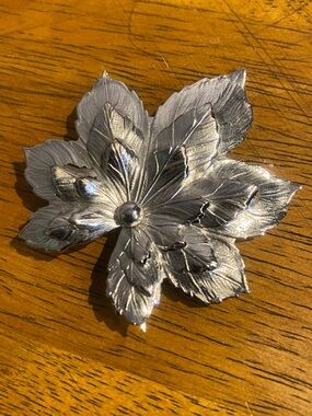 Sarah Coventry Silver Leaf Floral Brooch